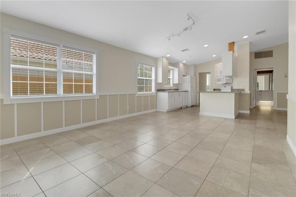7933 Umberto Ct, Naples, FL 34114-4