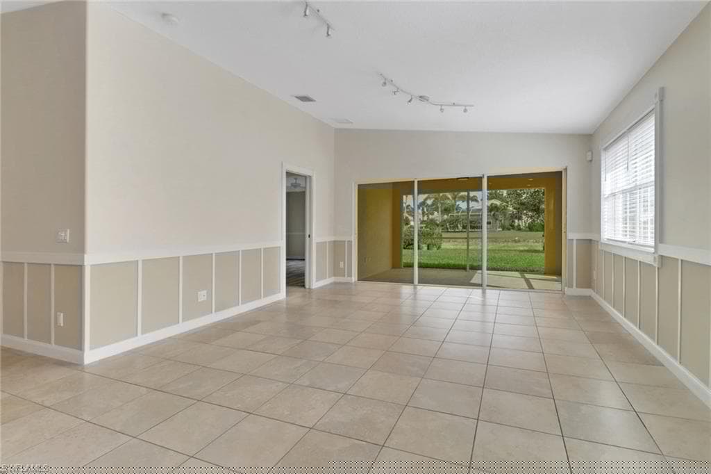 7933 Umberto Ct, Naples, FL 34114-6