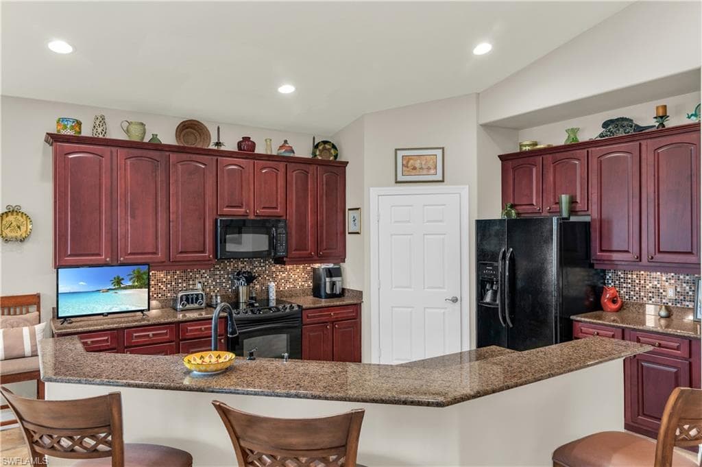 1286 Rialto Way 9-202, Naples, FL 34114-10