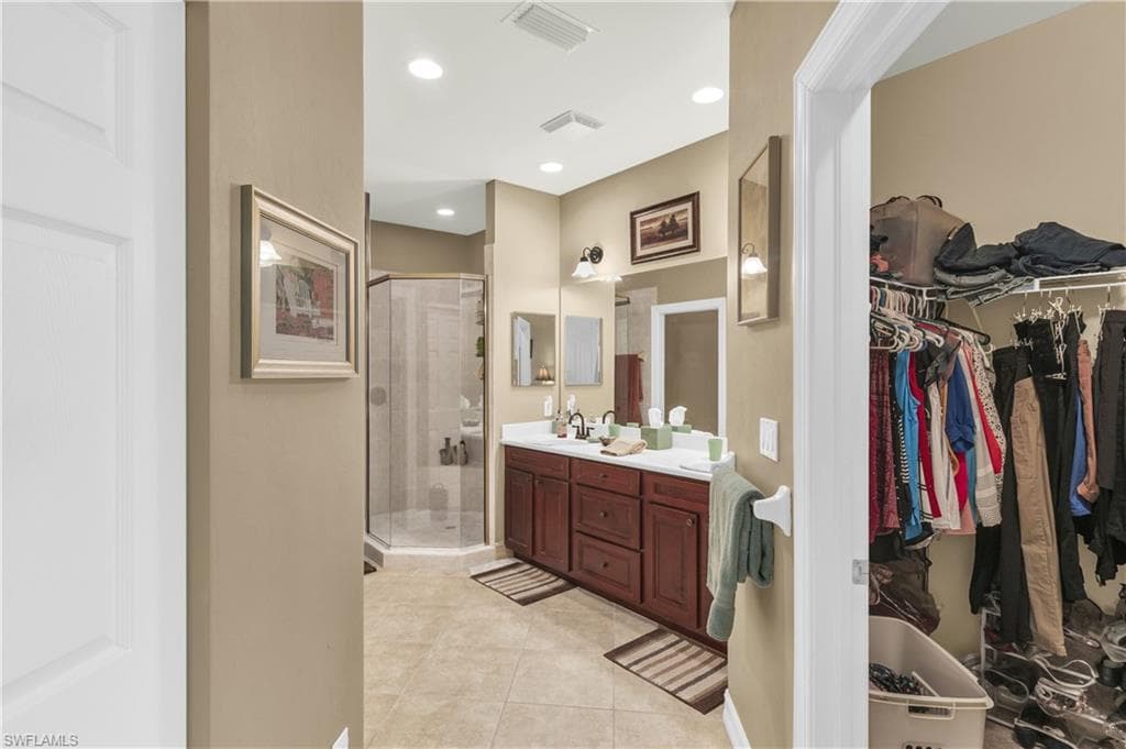 1286 Rialto Way 9-202, Naples, FL 34114-17