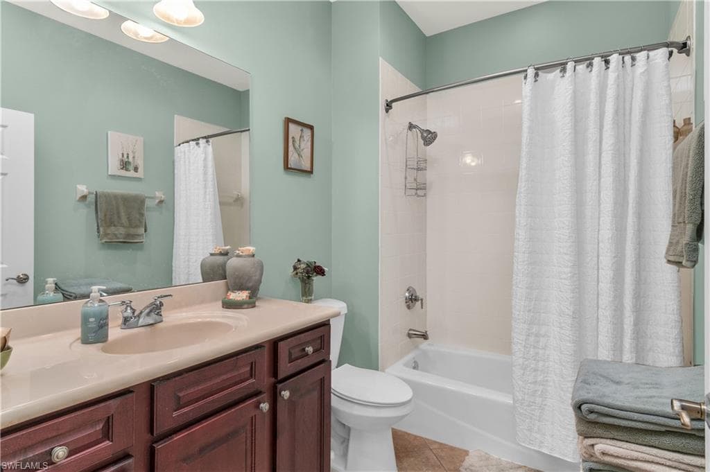 1286 Rialto Way 9-202, Naples, FL 34114-20