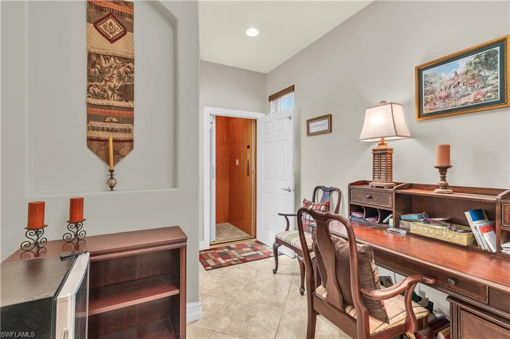 1286 Rialto Way 9-202, Naples, FL 34114-23