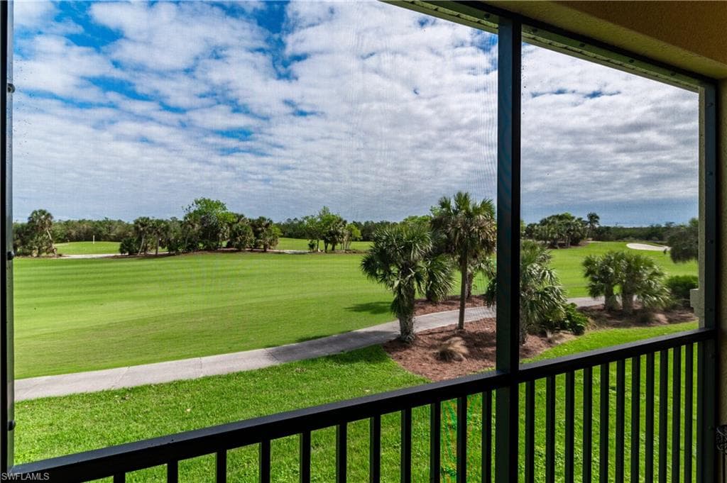 1286 Rialto Way 9-202, Naples, FL 34114-26