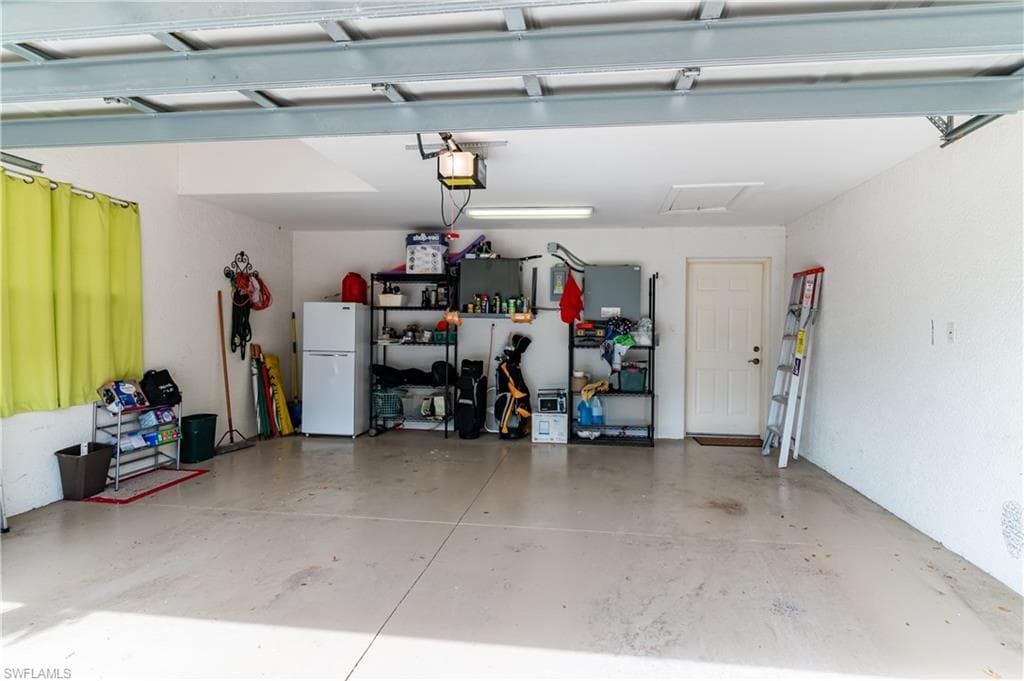 1286 Rialto Way 9-202, Naples, FL 34114-31