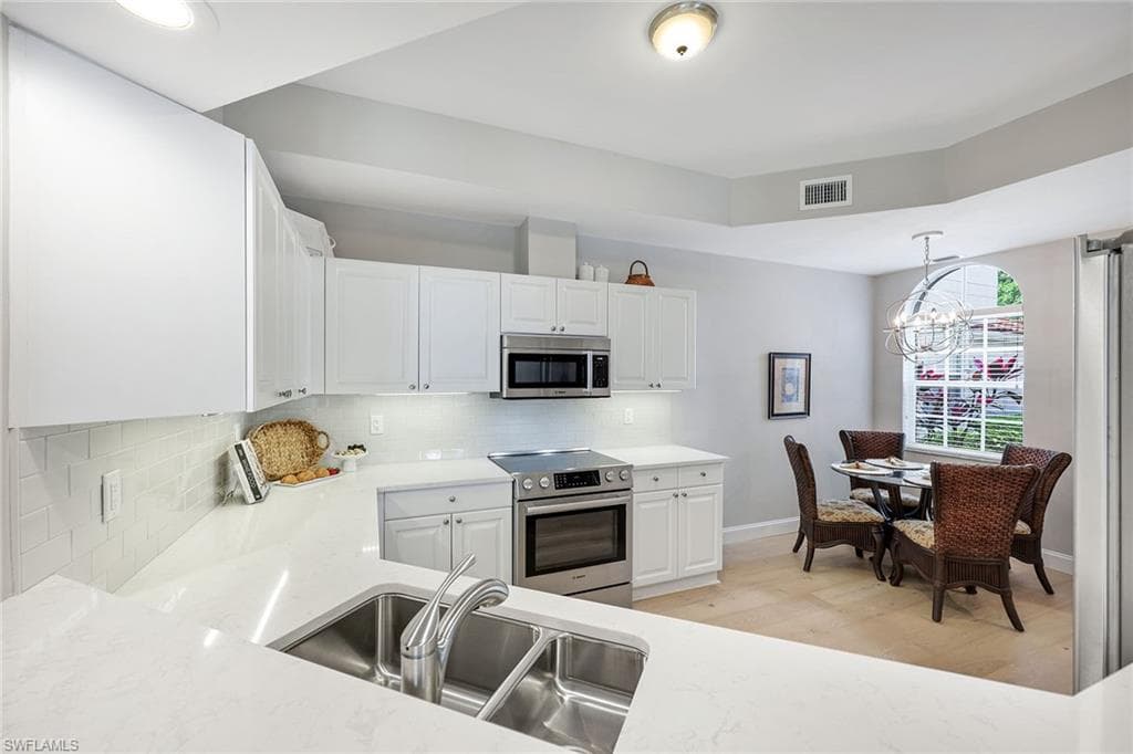 1550 Clermont Dr E101, Naples, FL 34109-10