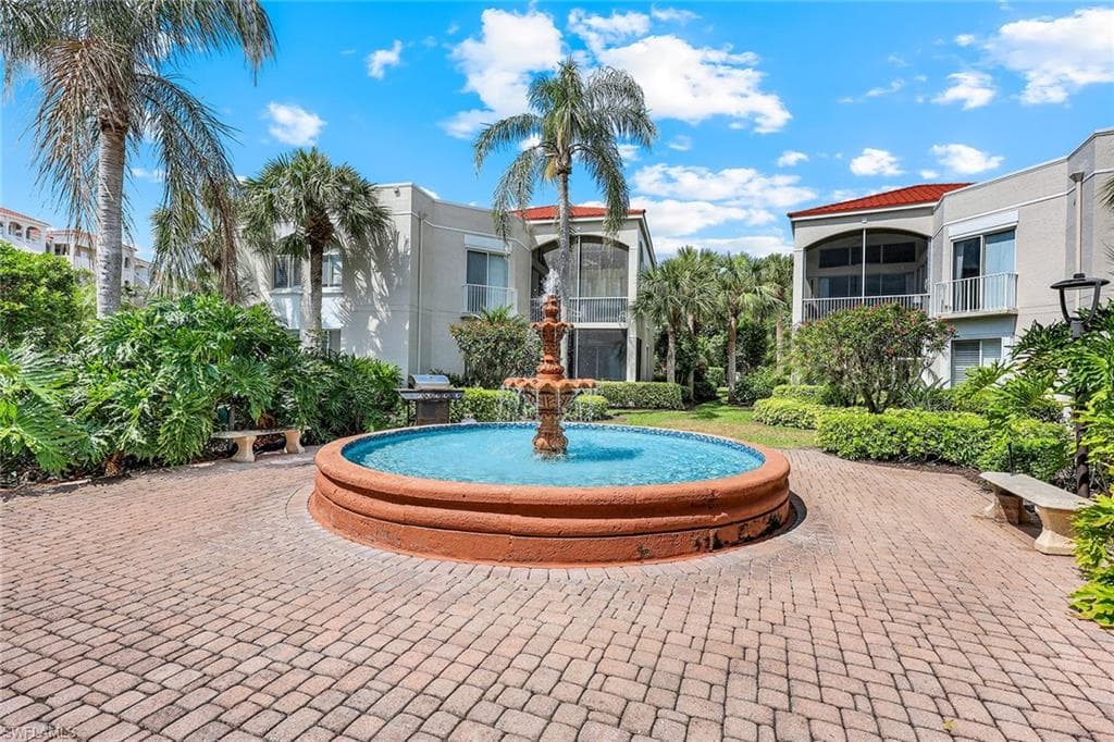 1550 Clermont Dr E101, Naples, FL 34109-24