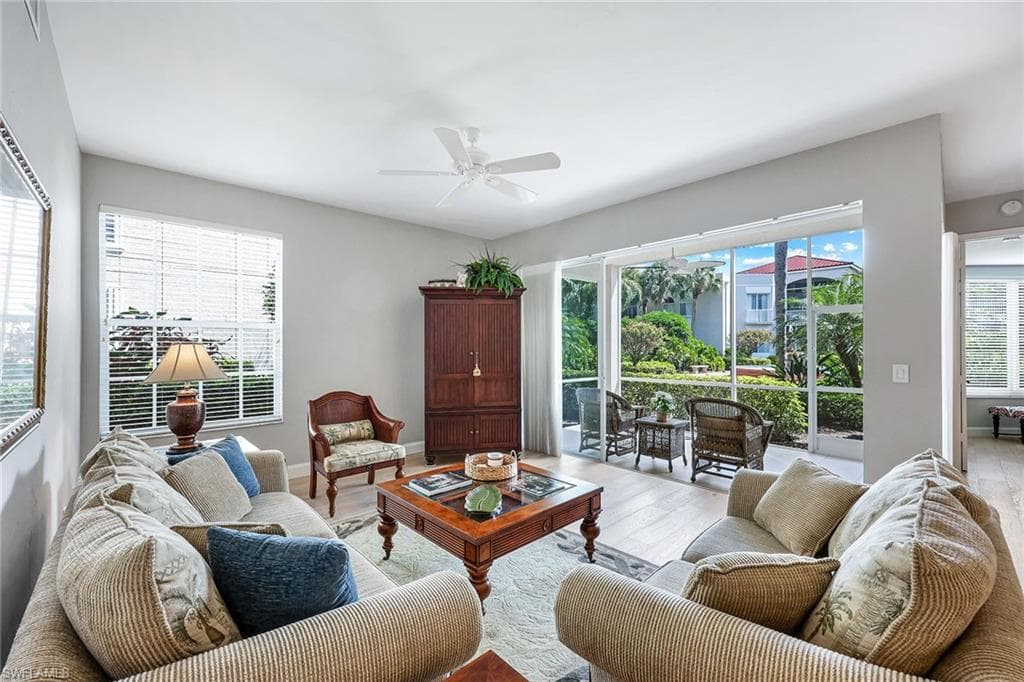 1550 Clermont Dr E101, Naples, FL 34109-4