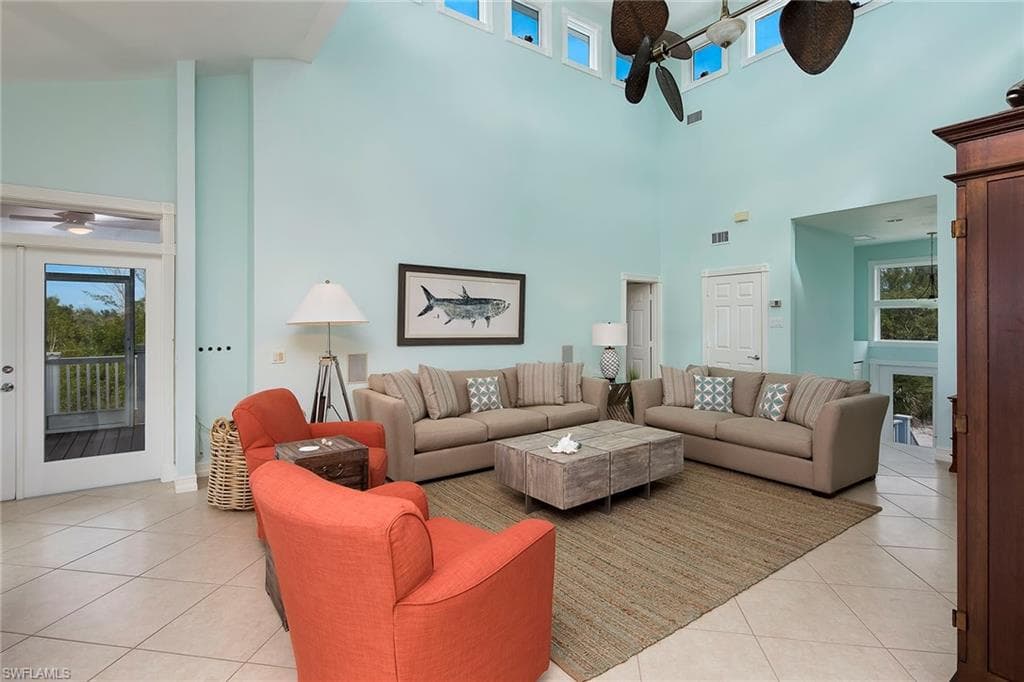 11687 Keewaydin, Naples, FL 34113-11