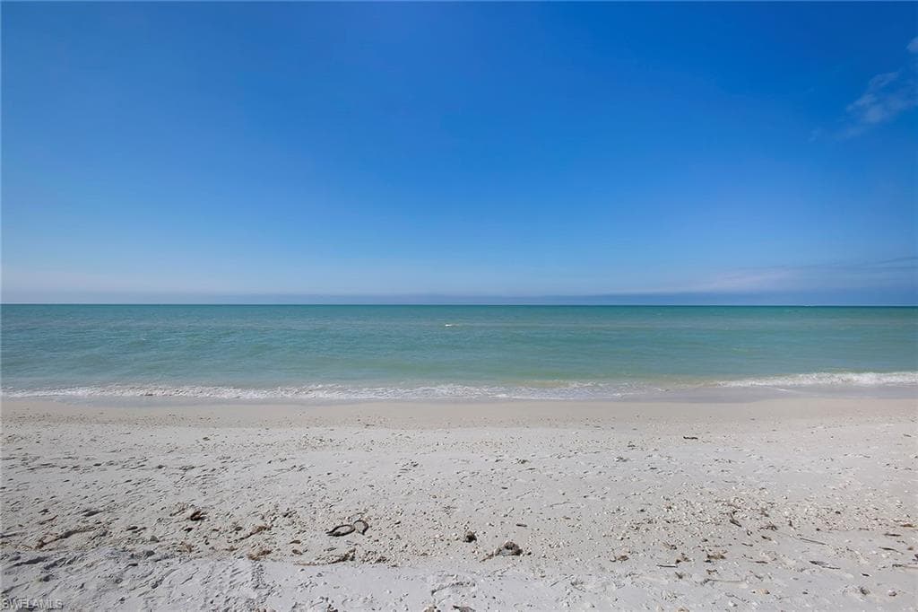 11687 Keewaydin, Naples, FL 34113-6