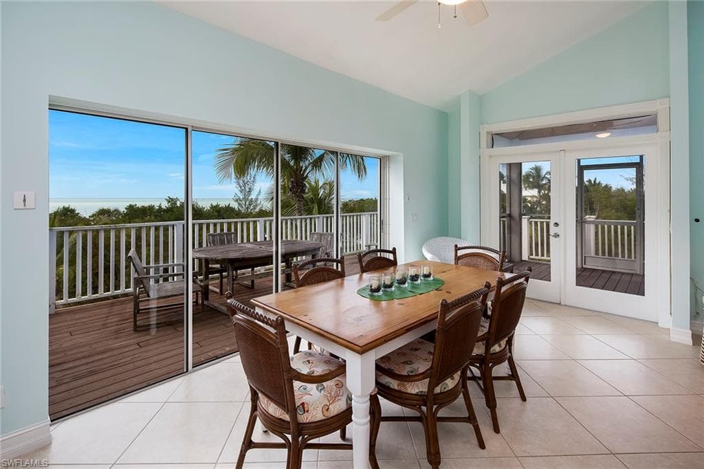11687 Keewaydin, Naples, FL 34113-8