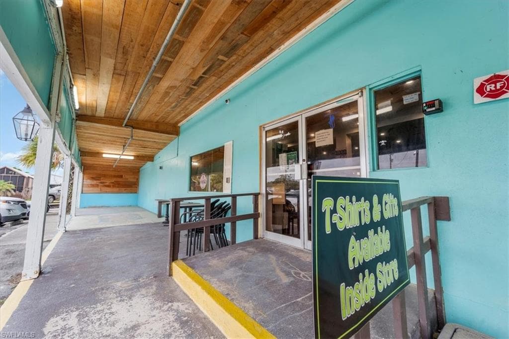 875 Copeland Ave S, Everglades City, FL 34139-10