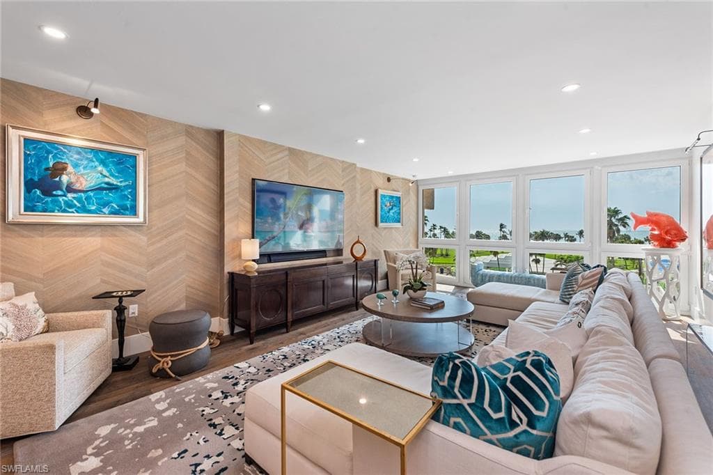 4031 Gulf Shore Blvd N 4b, Naples, FL 34103-17