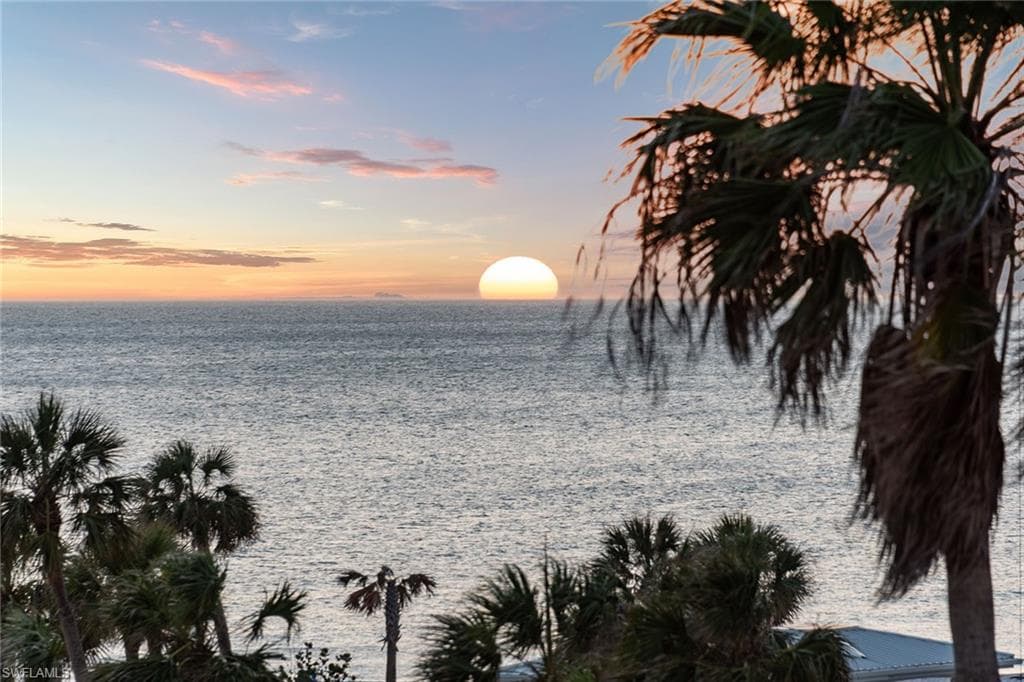 4031 Gulf Shore Blvd N 4b, Naples, FL 34103-21