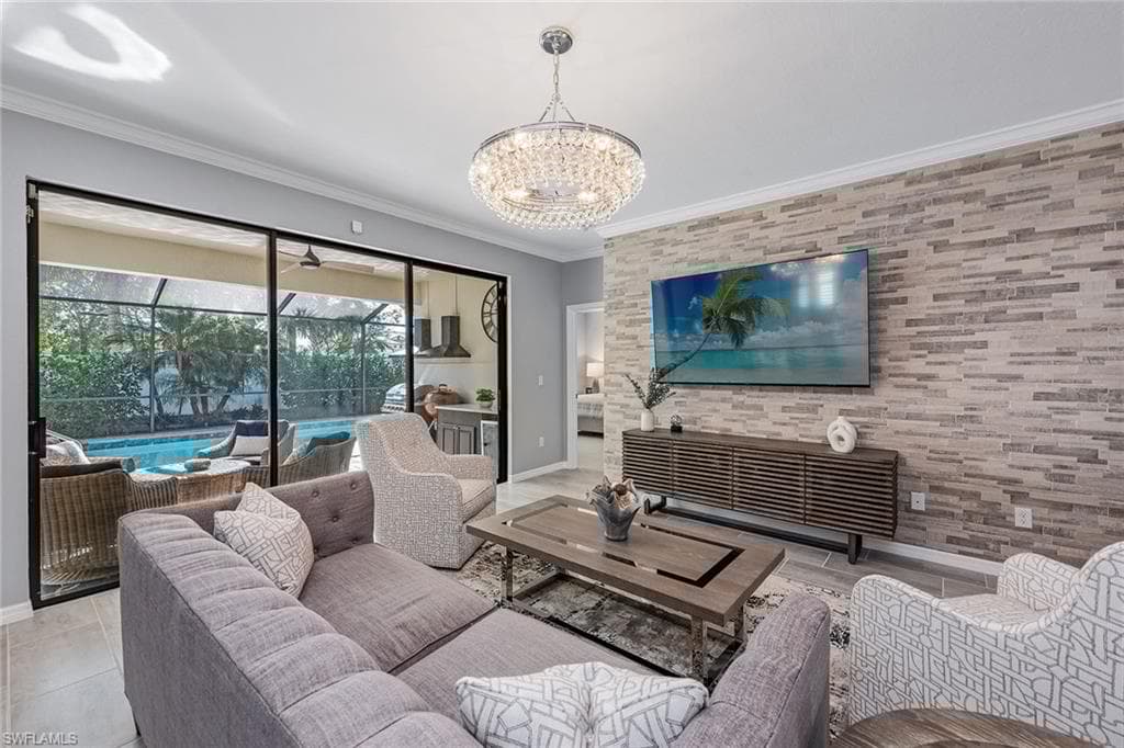 9381 Glenforest Dr, Naples, FL 34120-9