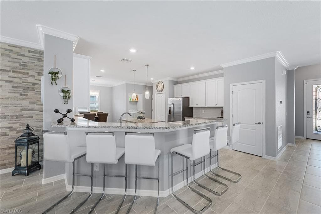 9381 Glenforest Dr, Naples, FL 34120-11