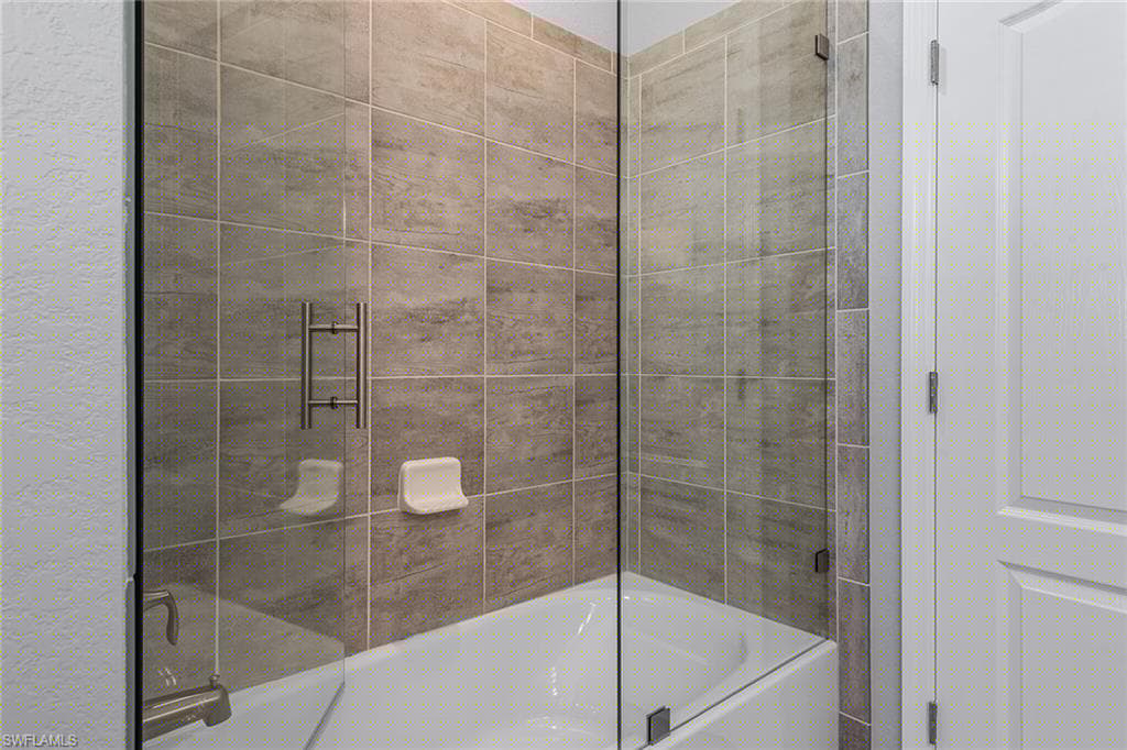 9381 Glenforest Dr, Naples, FL 34120-27
