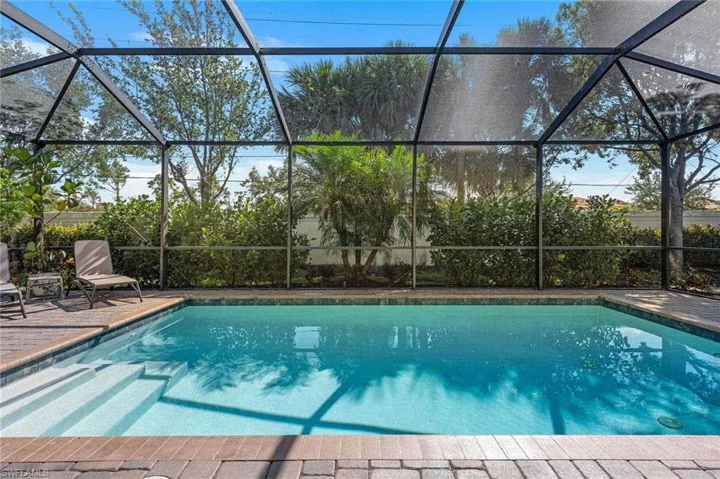 9381 Glenforest Dr, Naples, FL 34120-30