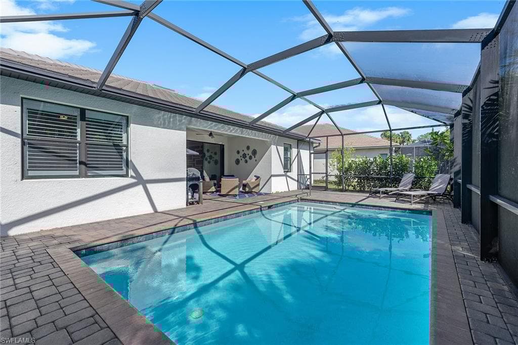 9381 Glenforest Dr, Naples, FL 34120-33