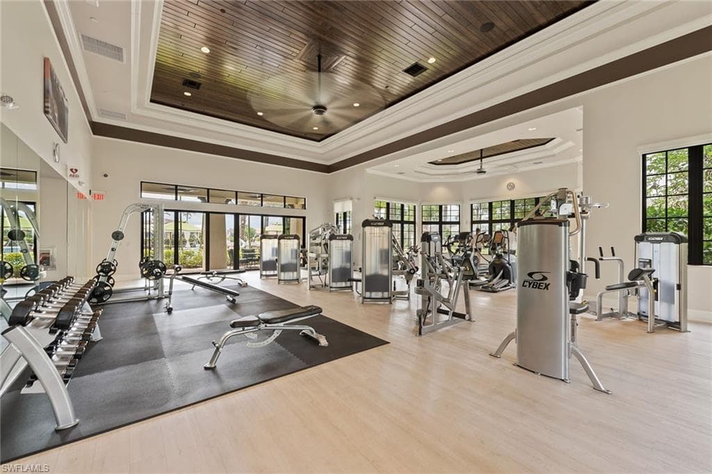 9381 Glenforest Dr, Naples, FL 34120-48