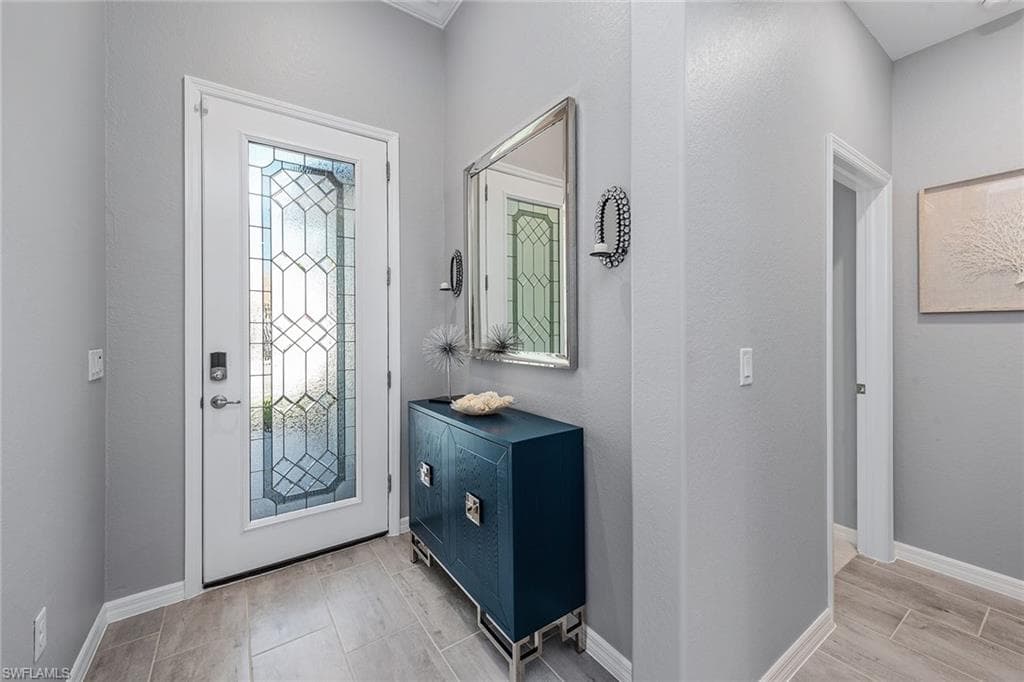 9381 Glenforest Dr, Naples, FL 34120-4