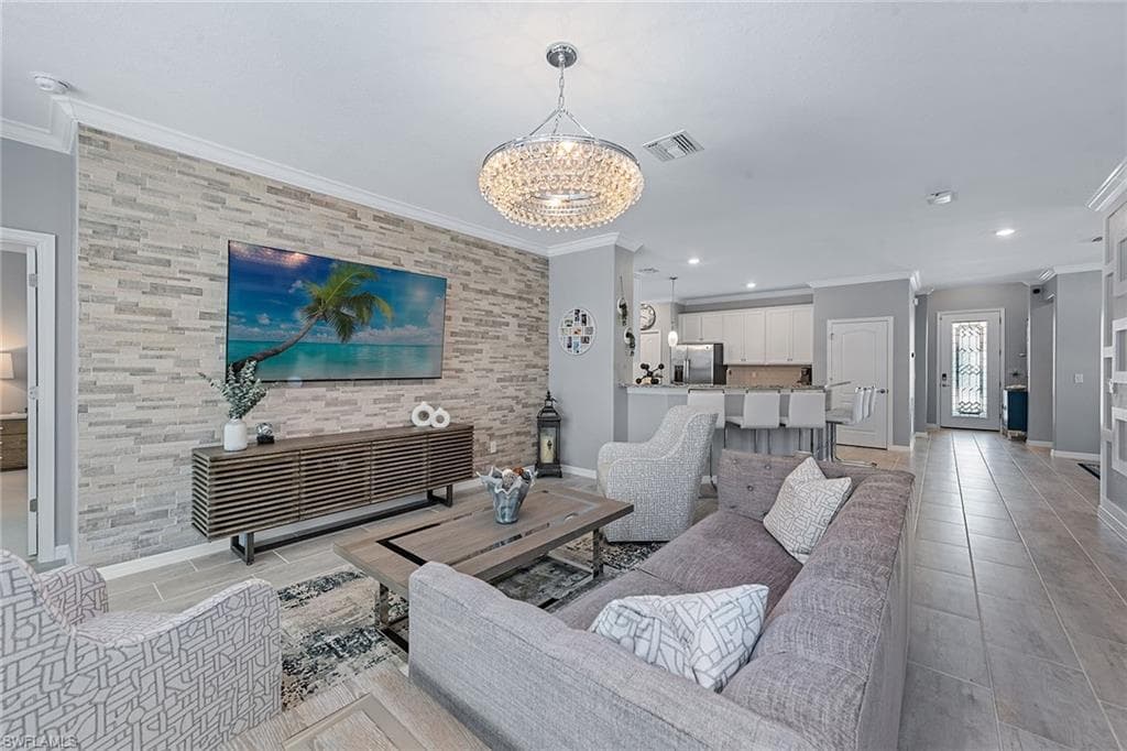 9381 Glenforest Dr, Naples, FL 34120-7