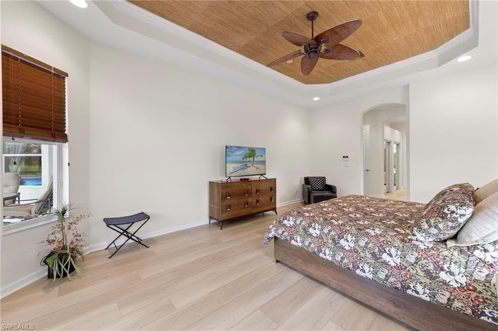 8975 Morgan Ct, Naples, FL 34113-13