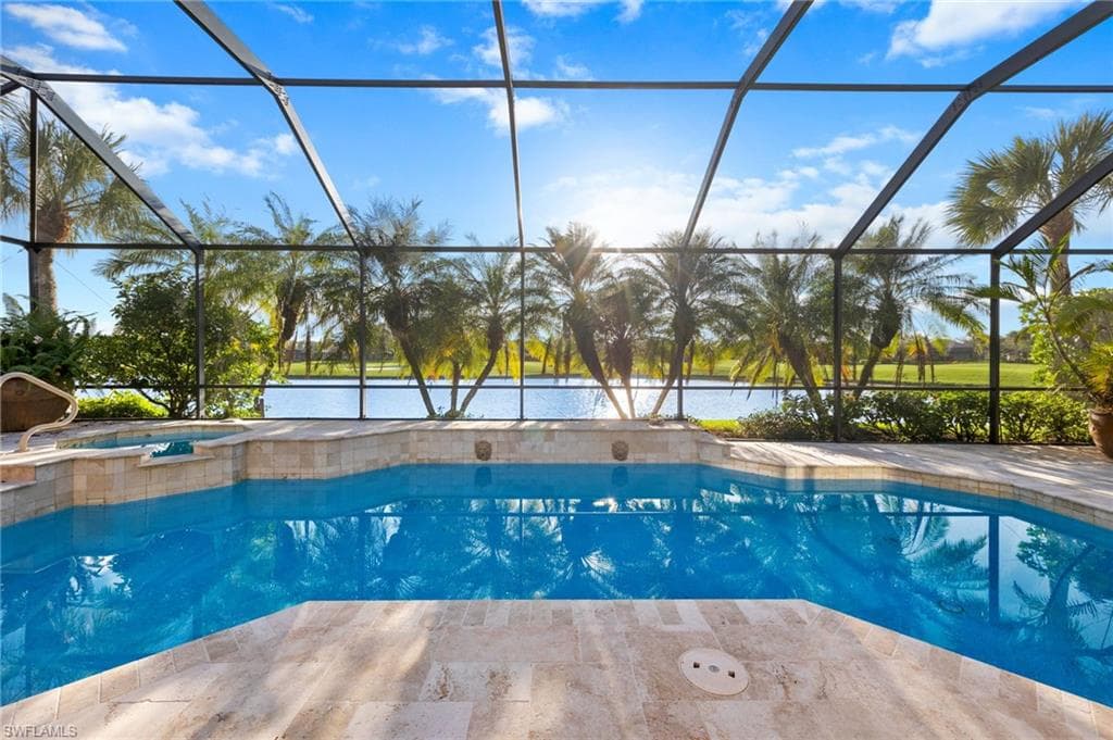 8975 Morgan Ct, Naples, FL 34113-1
