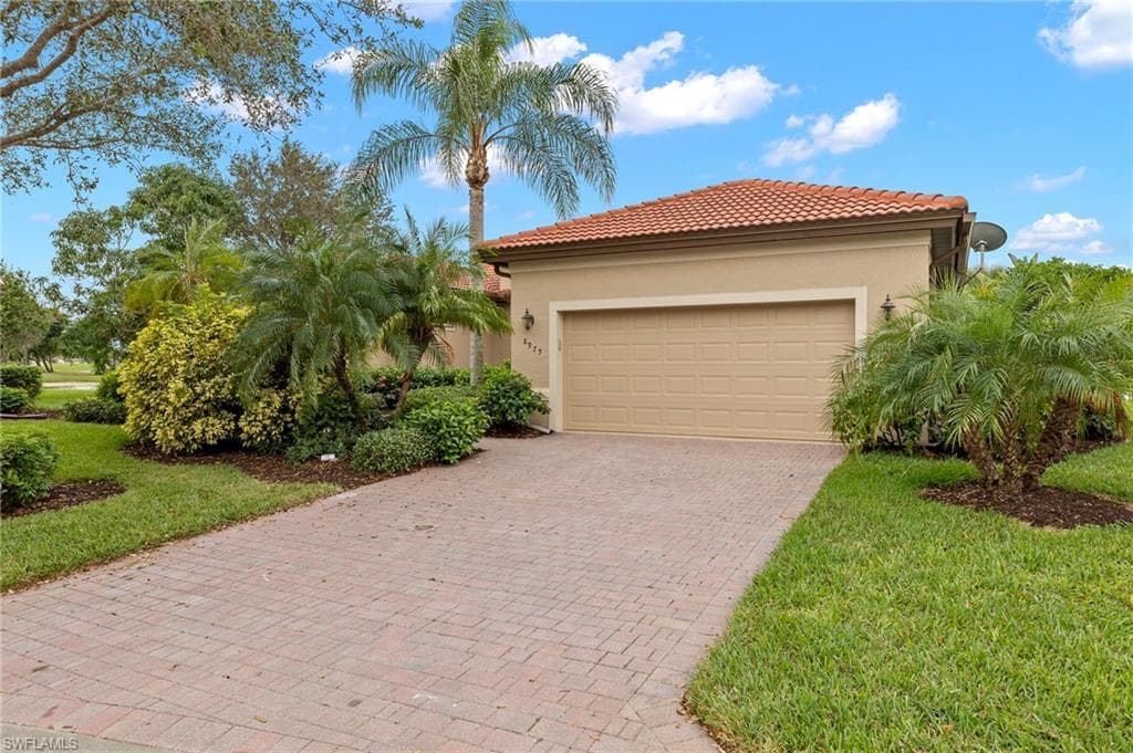 8975 Morgan Ct, Naples, FL 34113-24