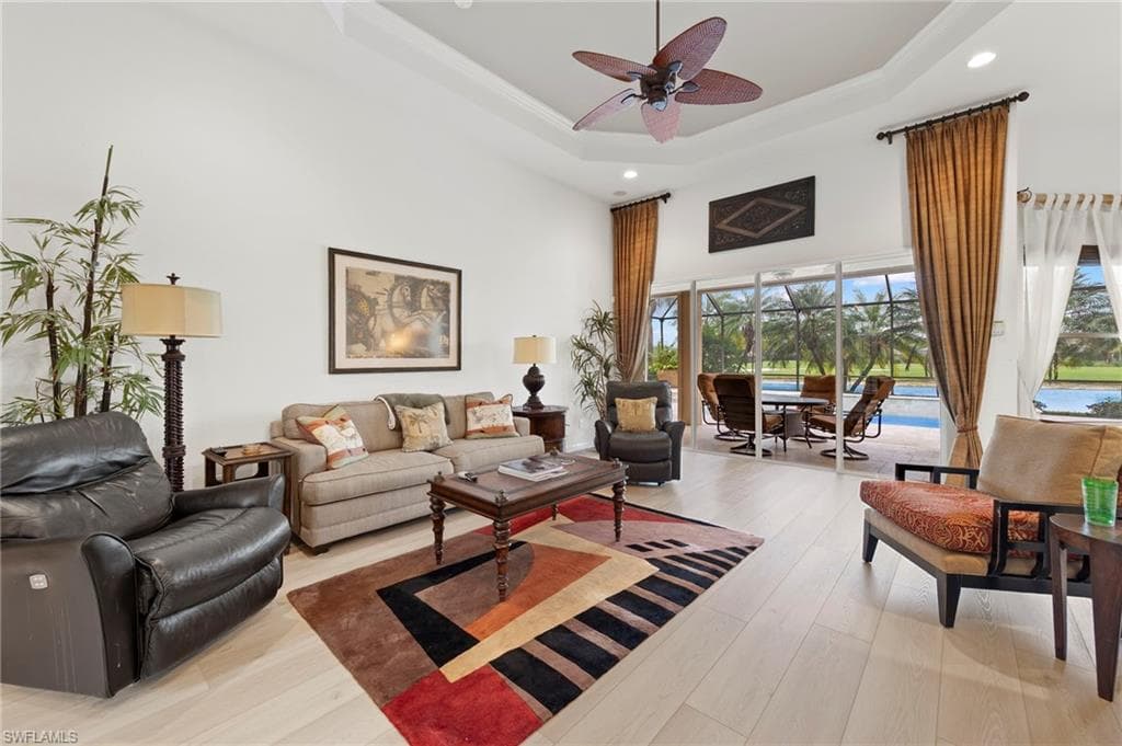 8975 Morgan Ct, Naples, FL 34113-5