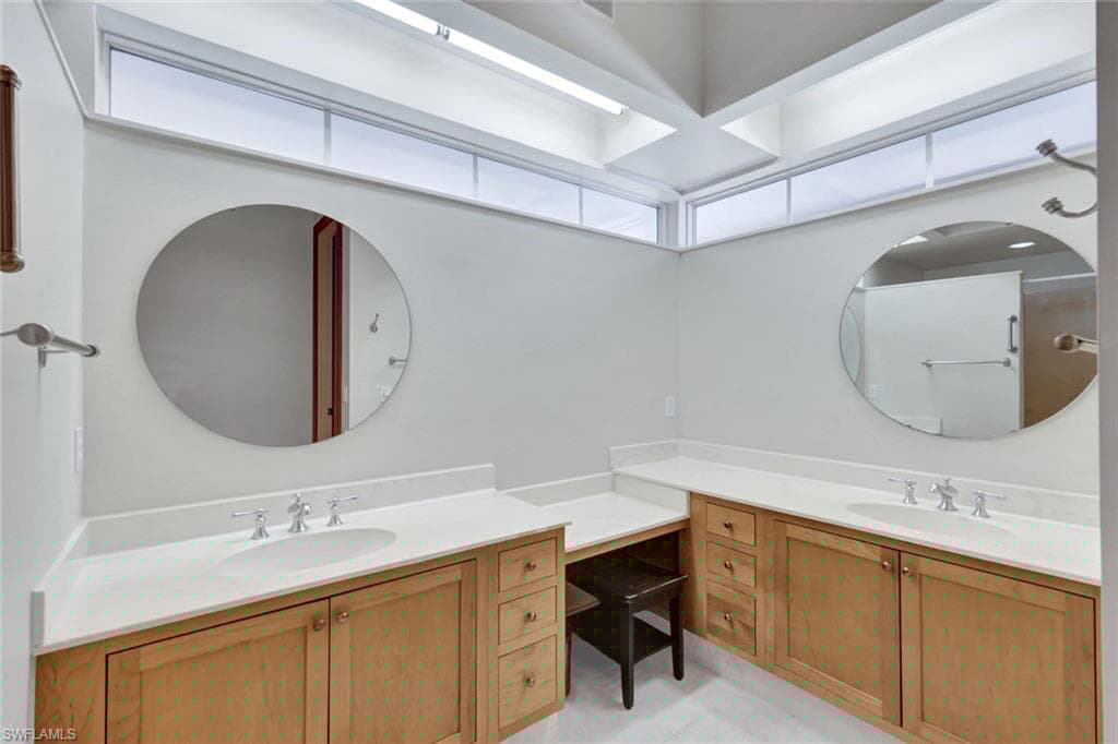 5660 English Oaks Ln, Naples, FL 34119-15