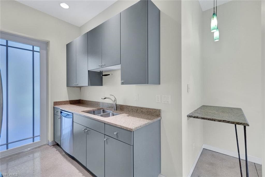 5660 English Oaks Ln, Naples, FL 34119-25