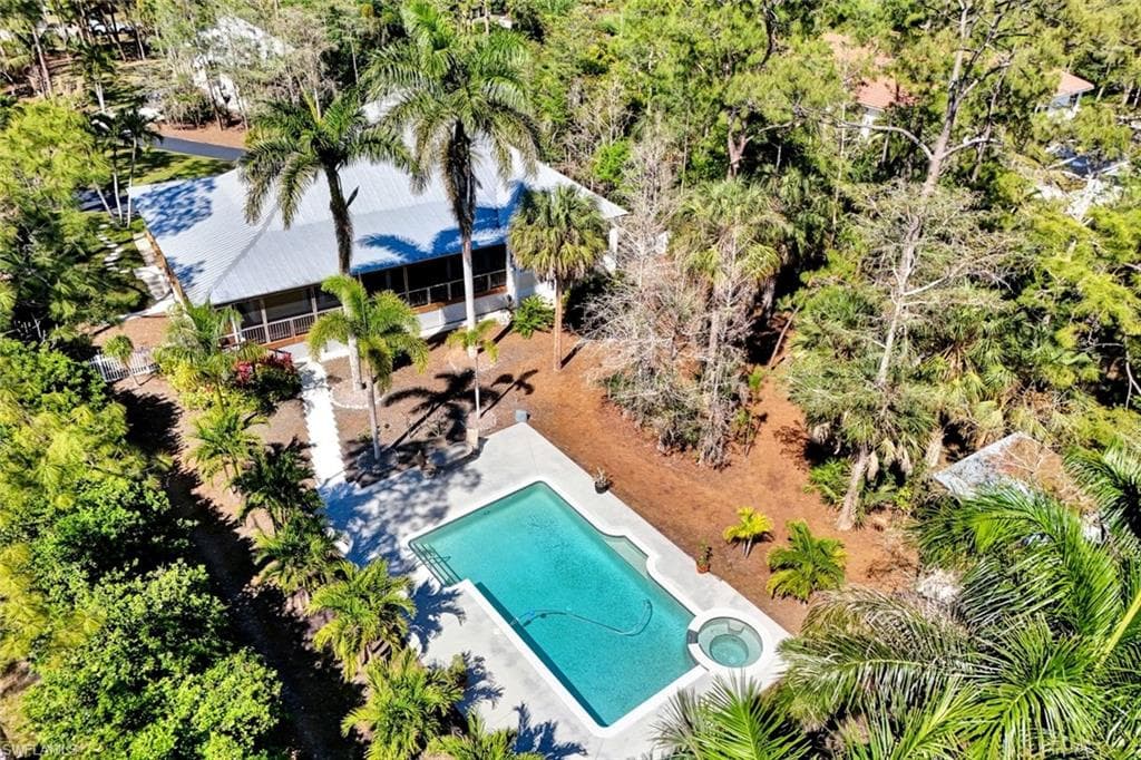 5660 English Oaks Ln, Naples, FL 34119-29