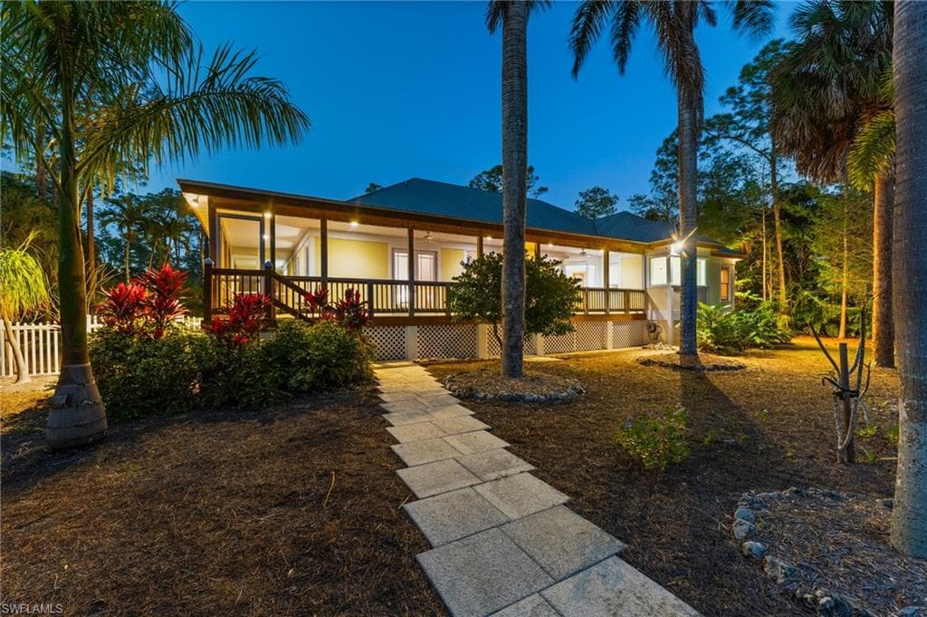 5660 English Oaks Ln, Naples, FL 34119-5