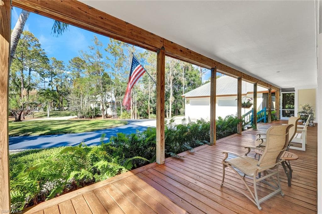 5660 English Oaks Ln, Naples, FL 34119-8