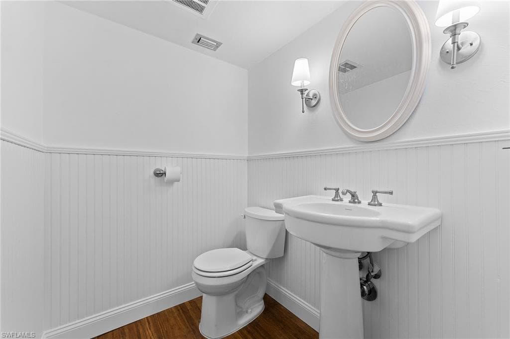 72 7th St S 210, Naples, FL 34102-12