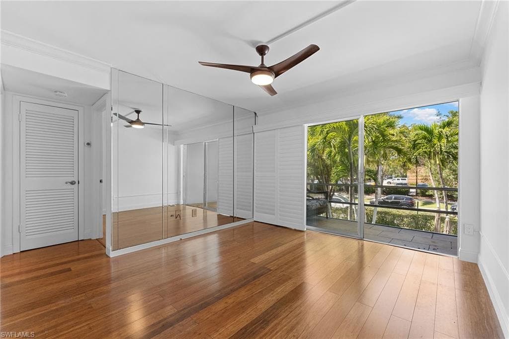 72 7th St S 210, Naples, FL 34102-5