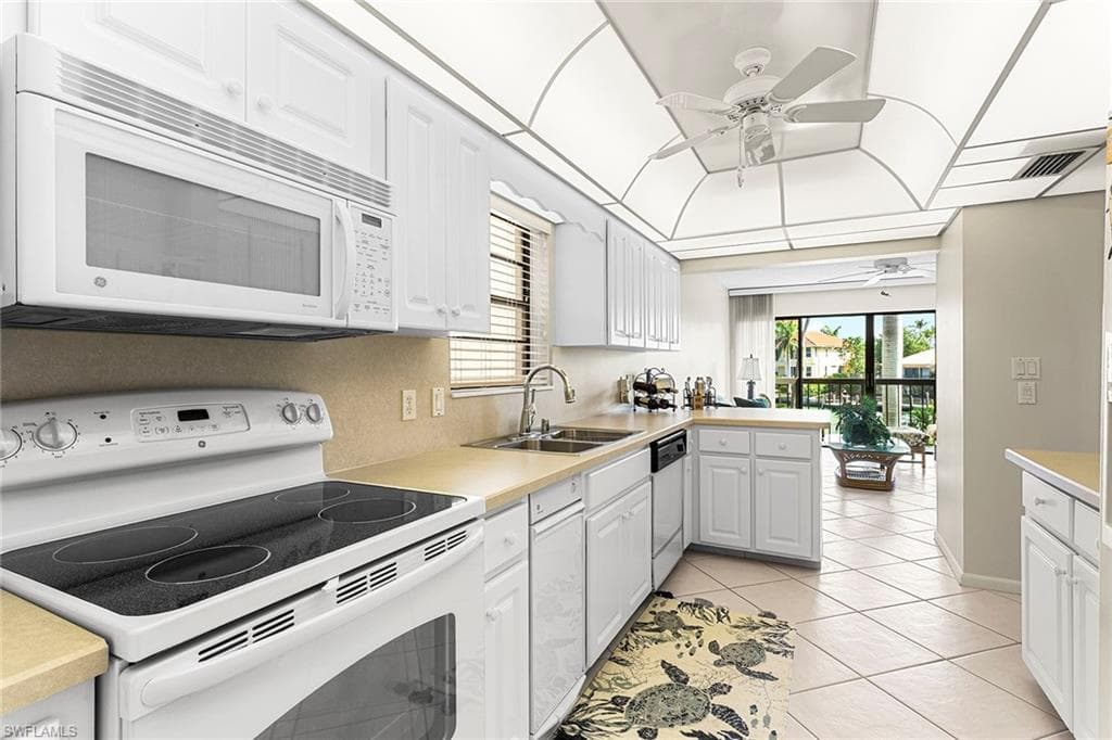 845 Collier Ct 204, Marco Island, FL 34145-9