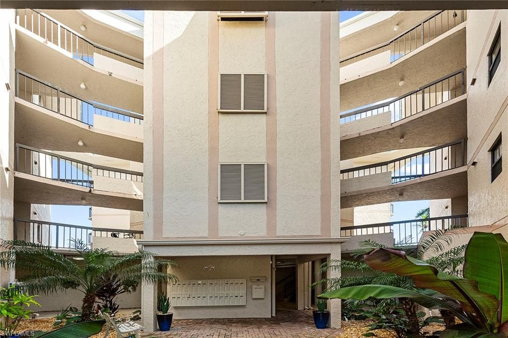 845 Collier Ct 204, Marco Island, FL 34145-25