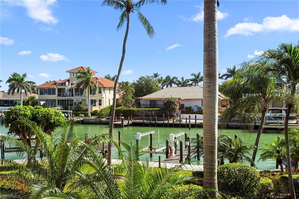 845 Collier Ct 204, Marco Island, FL 34145-35