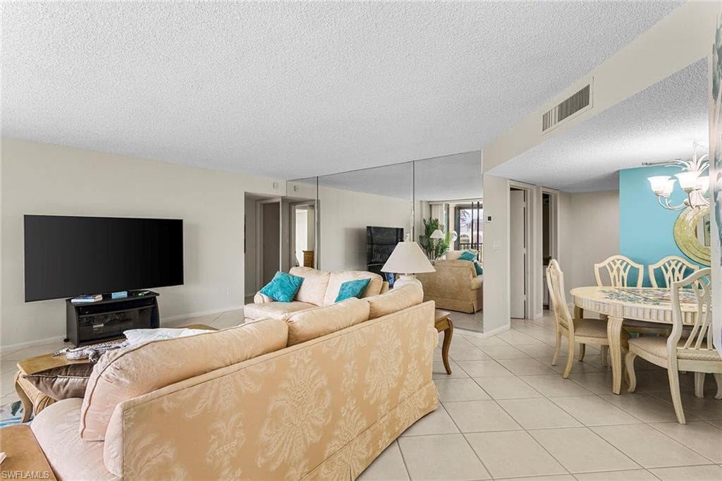 845 Collier Ct 204, Marco Island, FL 34145-5