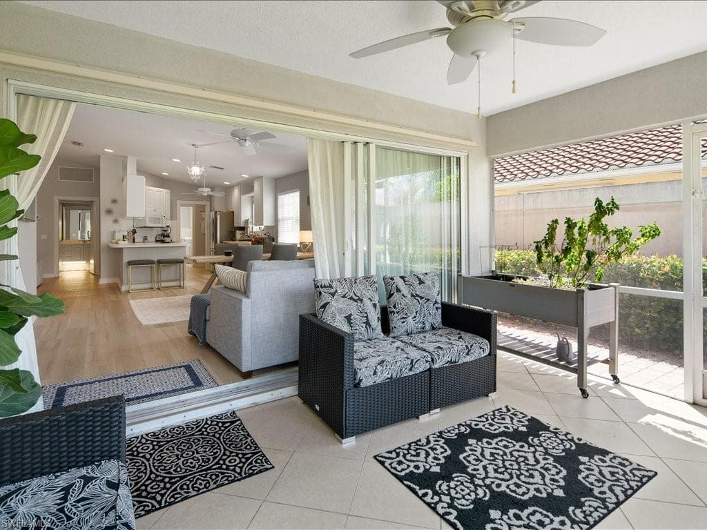 3238 Barbados Ln, Naples, FL 34119-9