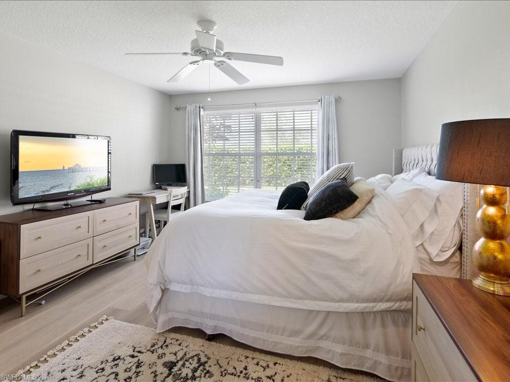 3238 Barbados Ln, Naples, FL 34119-20