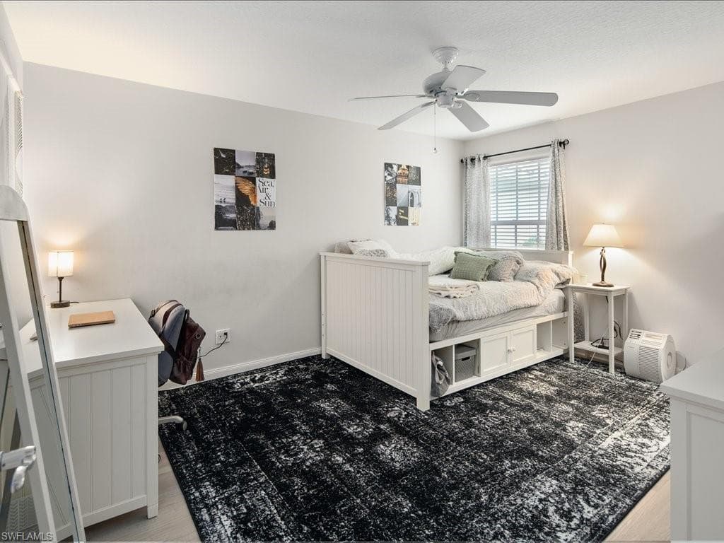 3238 Barbados Ln, Naples, FL 34119-24