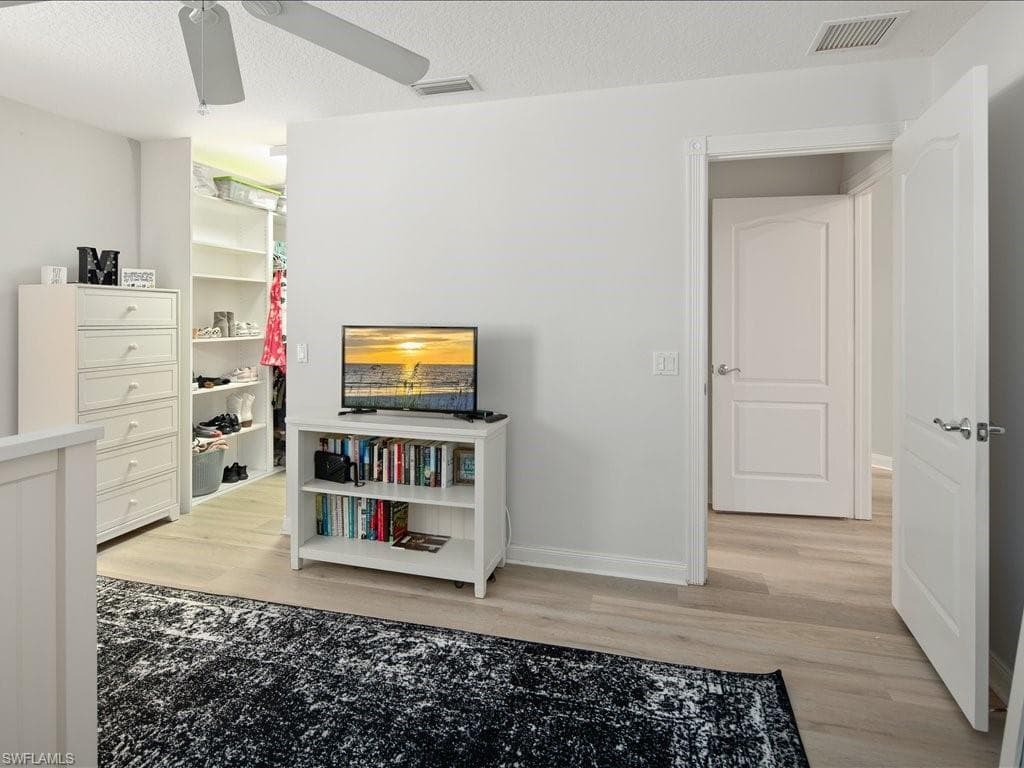 3238 Barbados Ln, Naples, FL 34119-25