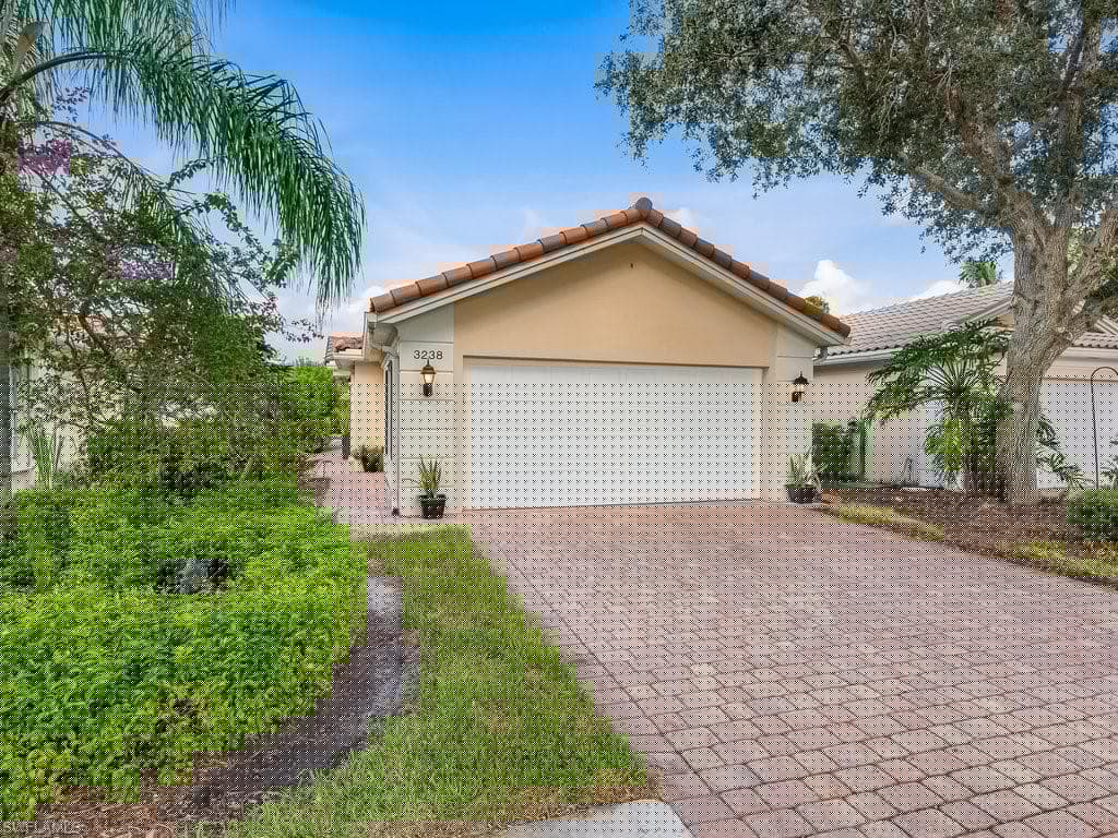 3238 Barbados Ln, Naples, FL 34119-2