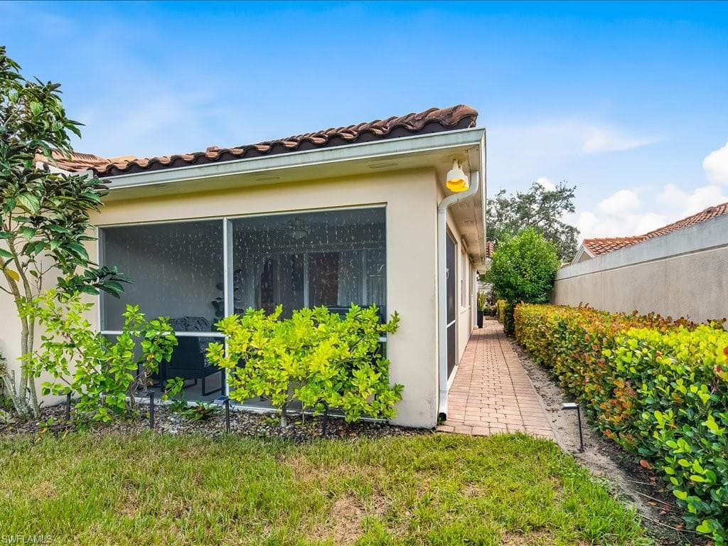 3238 Barbados Ln, Naples, FL 34119-29