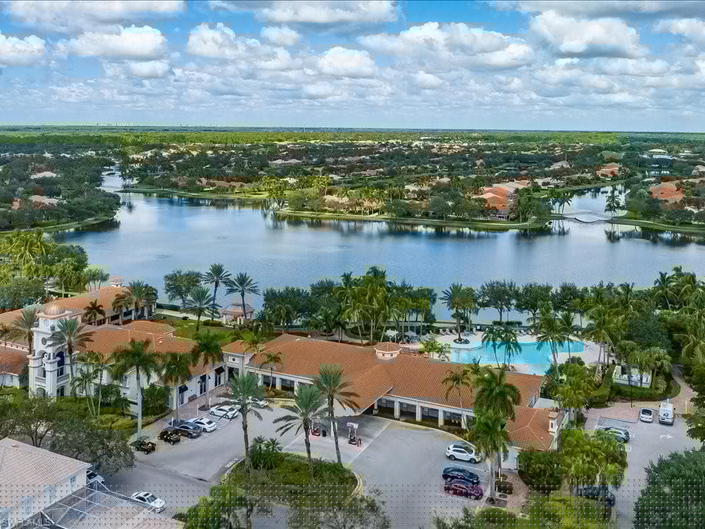 3238 Barbados Ln, Naples, FL 34119-39