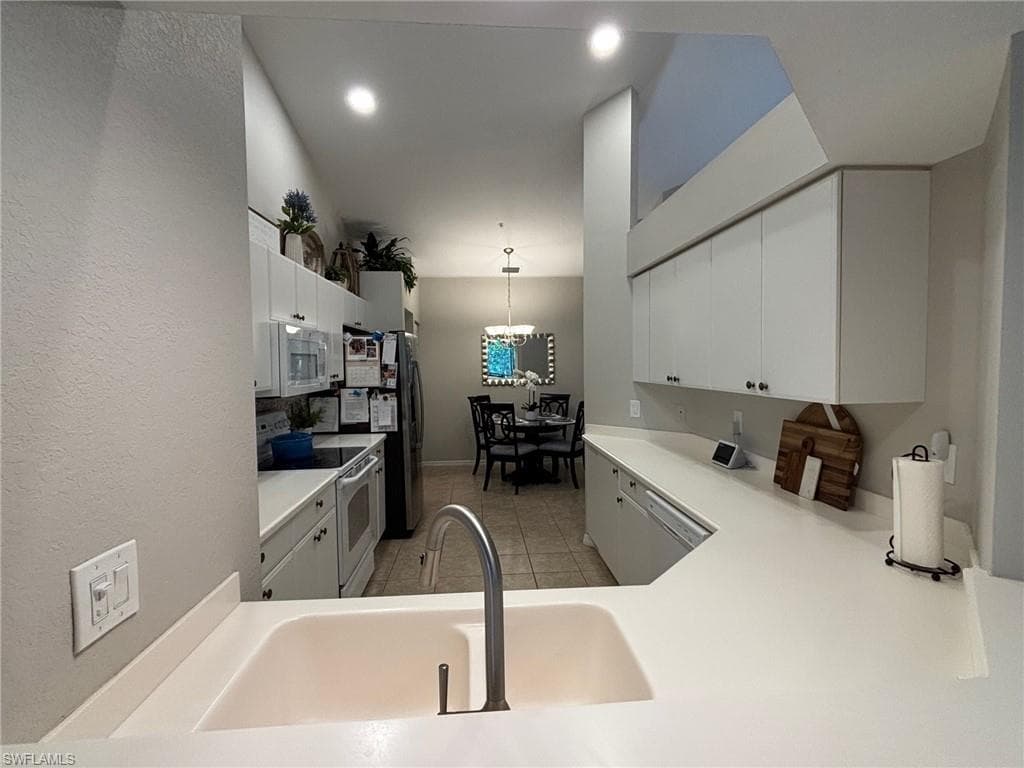 8125 Celeste Dr 5213, Naples, FL 34113-20