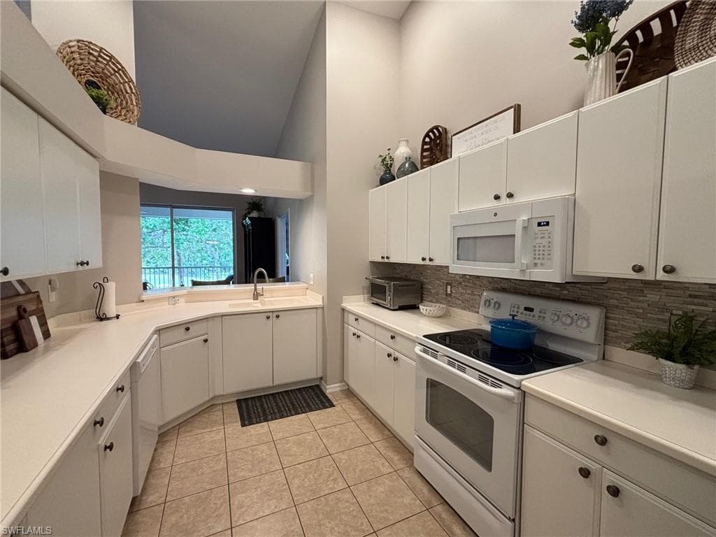 8125 Celeste Dr 5213, Naples, FL 34113-21