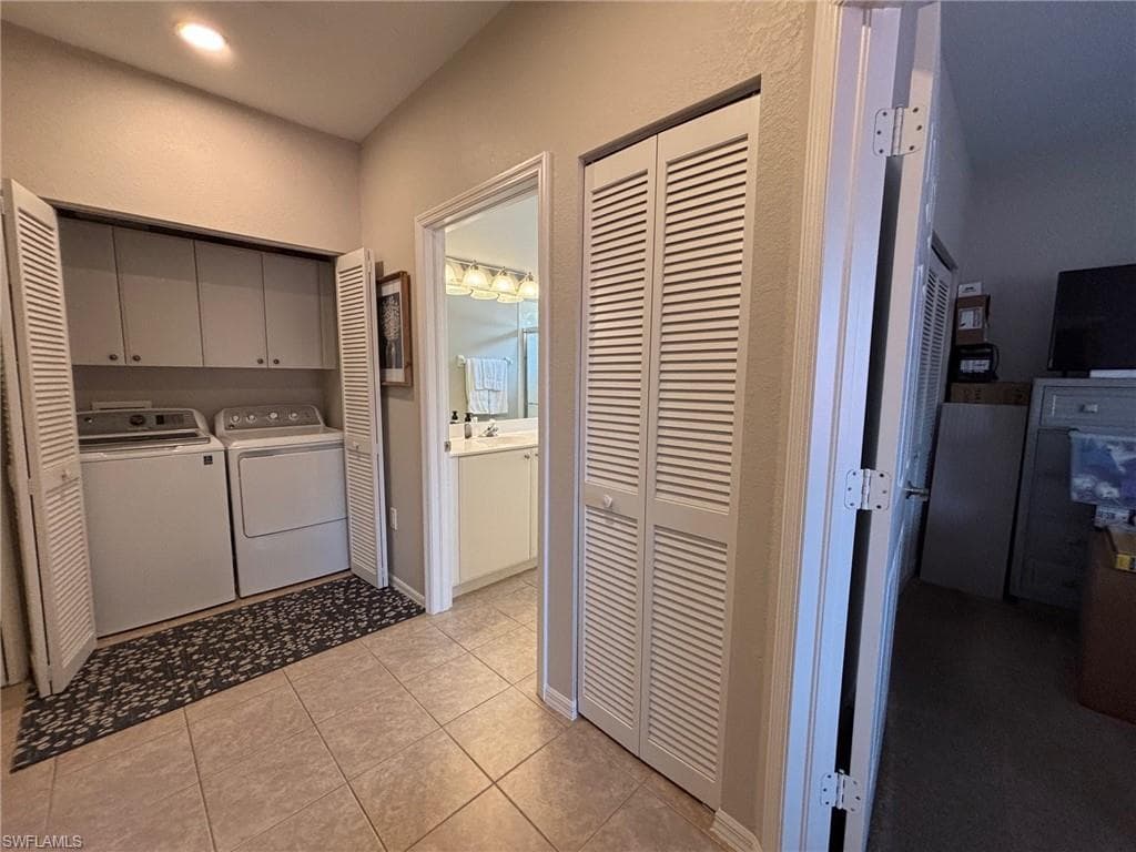 8125 Celeste Dr 5213, Naples, FL 34113-23